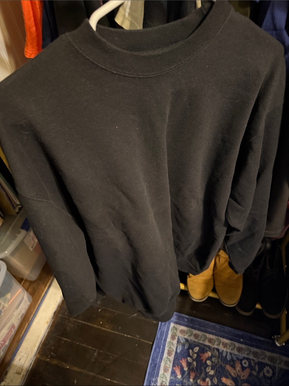 Hanes Men's Black Crewneck Sweatshirt